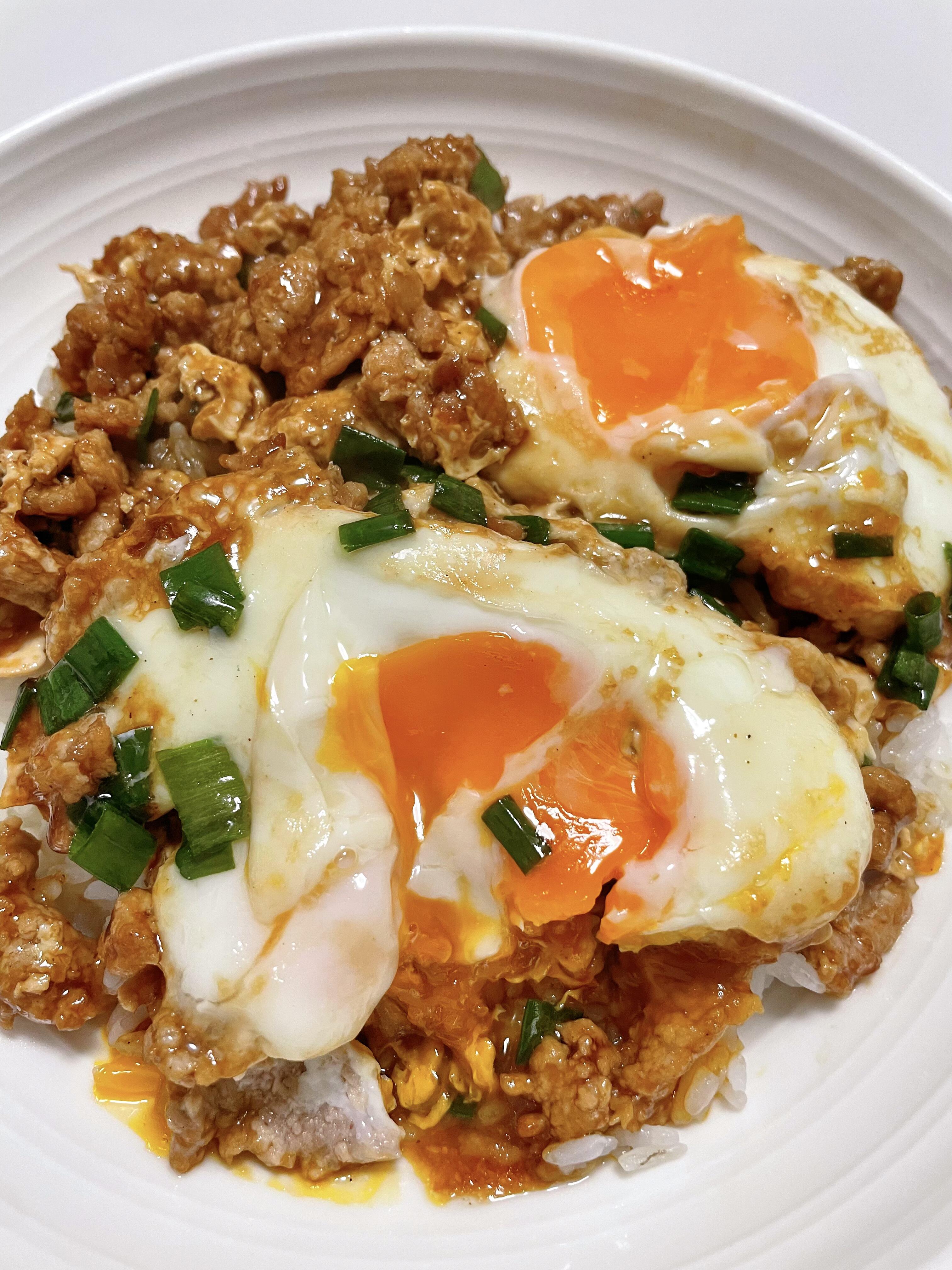 超级无敌好吃的拌饭，巨简单巨好吃！！
神仙拌饭太香了，超级简单天花板级拌饭做法，