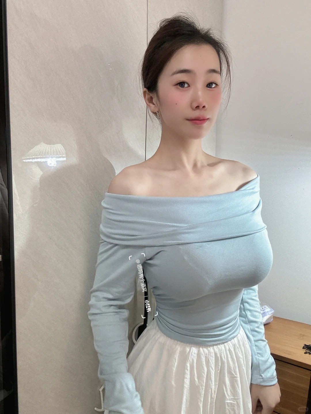 我的身材绝了！
蓝色也太美了