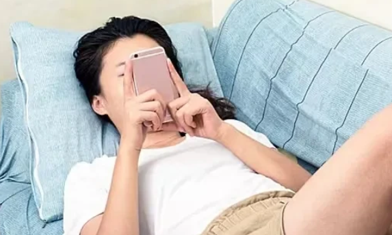 北京，一女子意外收到28万转账，随后，接到陌生电话，对方告知转错，并要求归还。女