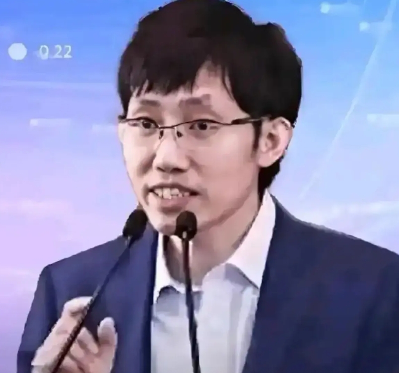美国想吃掉deepseek，但鿄文峰的两条铁律，目前让老美无从下手。
首先公司不