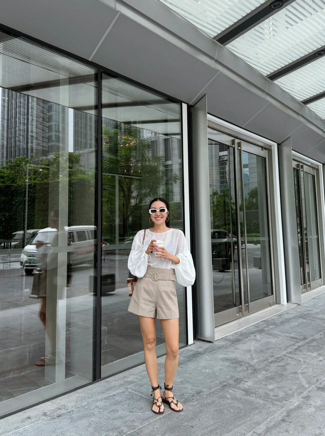 脸可能有P，但👓绝对是真的😂
最后一天上班了！！

加油同志们！！！