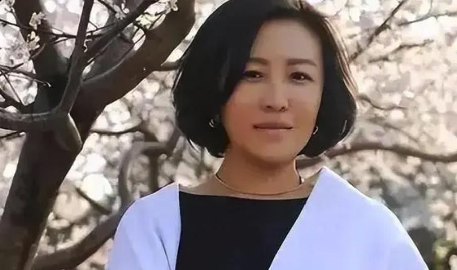 2018年，加州一位华裔女性史锐雪在社交媒体上发布了一条炫耀加州阳光的动态，让不