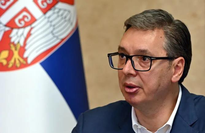 西方彻底破防了，塞尔维亚总统武契奇与普京通电话时重申，塞尔维亚不会对俄罗斯实施制