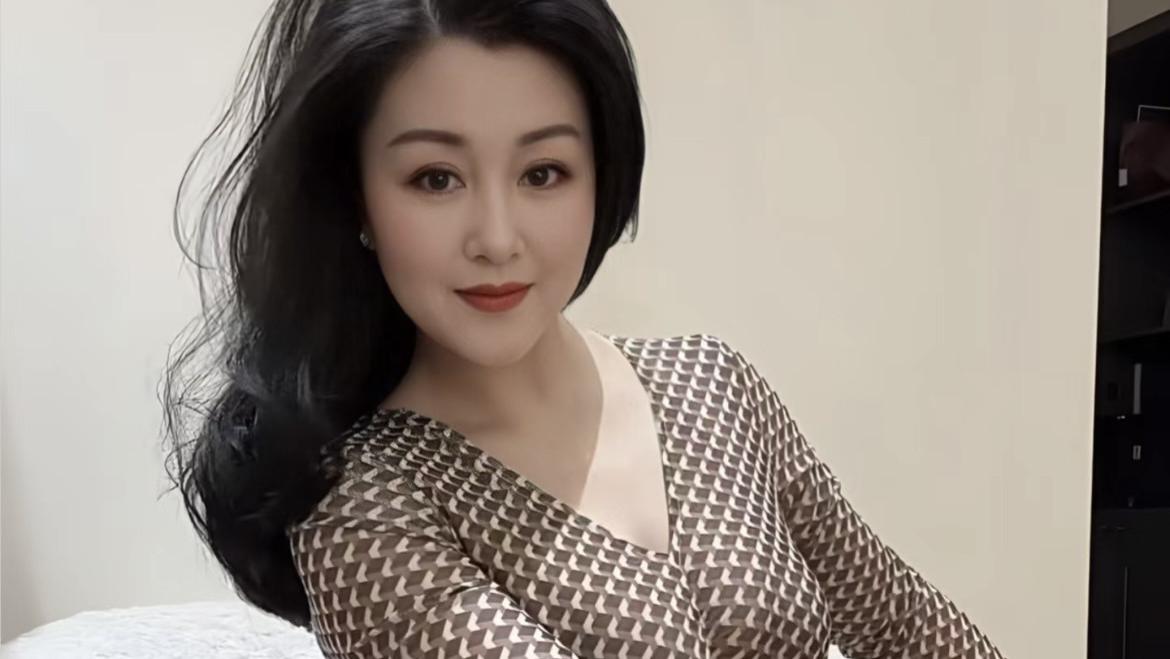 回家过年，发现保姆想上位当我后妈怎么办？