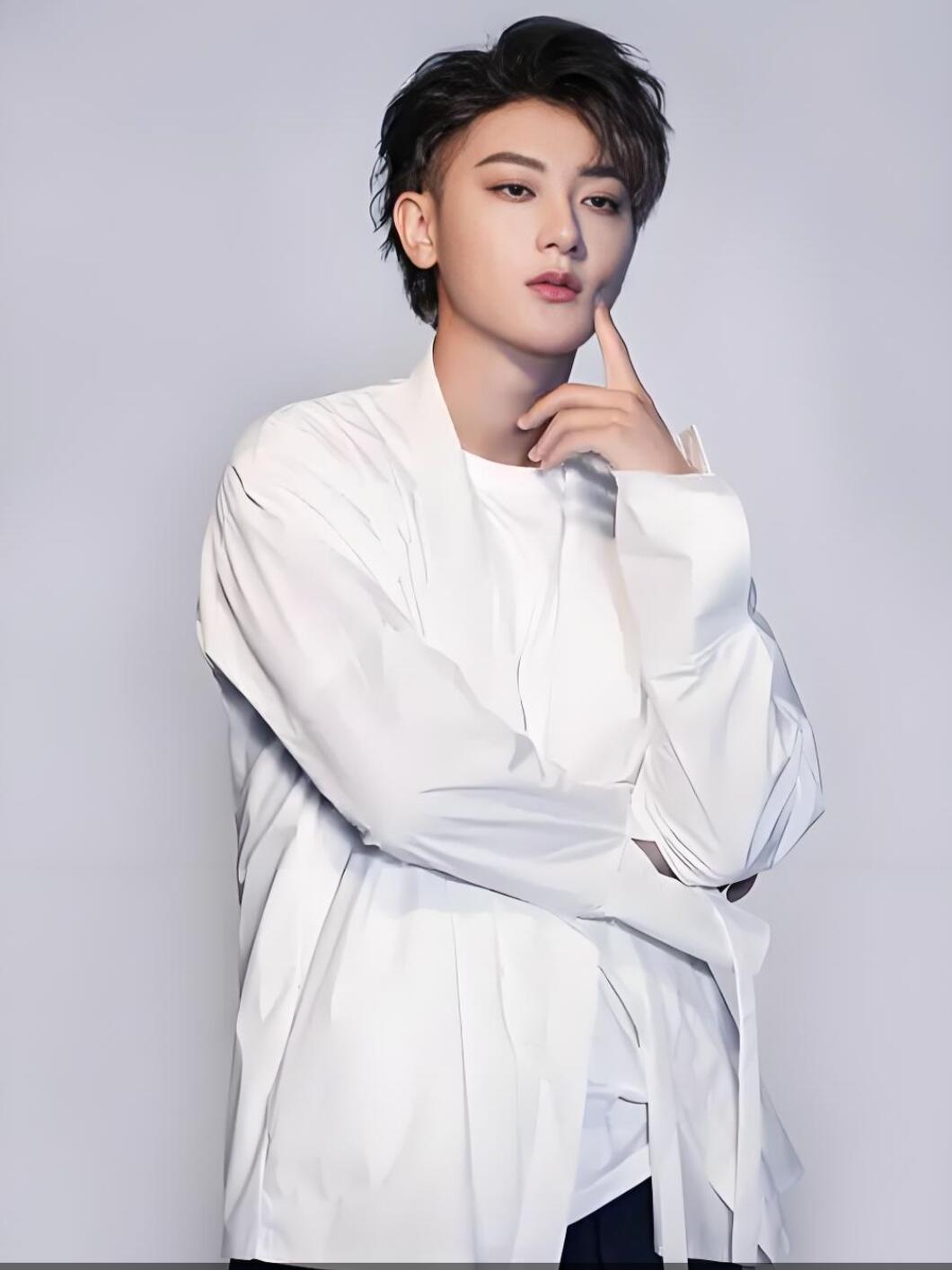 黄子韬与徐艺洋，携手共绘爱的篇章