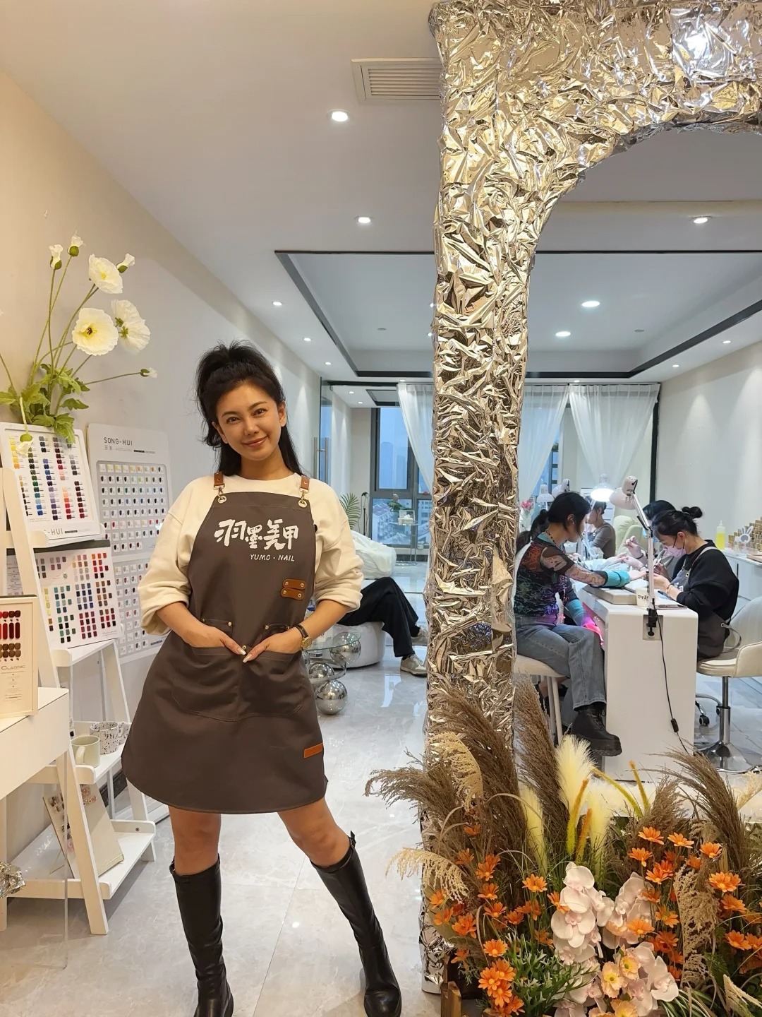 今天来了好多粉丝宝宝呀！
今天在店里，没想到很多粉丝们真的来了，措不及防的一波，