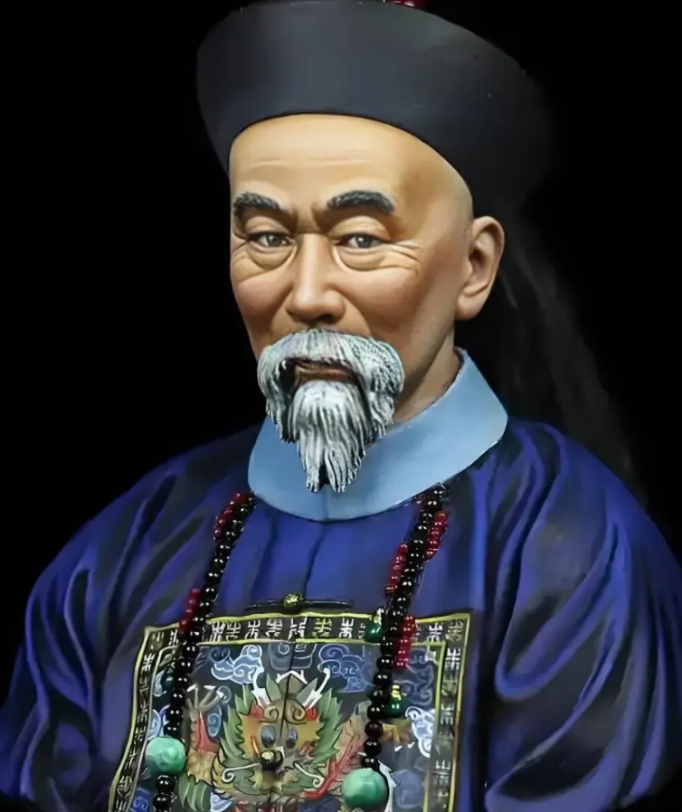 左宗棠拿不到朝廷的足额拨款，也要借款去西征复疆，并成功收复160余万平方公里。反