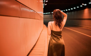 我为照顾生病的男友跟他结婚，他病好却要离婚娶别的女人，而这一切，其实都是我的阴谋…