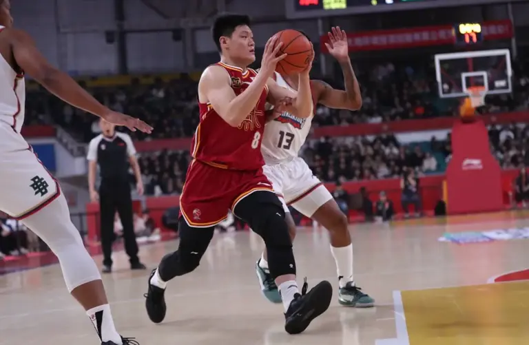 CBA烽火连天！广东狂胜，山西3连胜争榜首