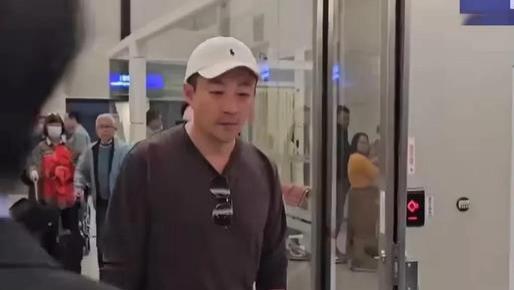 汪小菲至今六神无主，现任妻子笑着跟他说话，都好像听不进去！