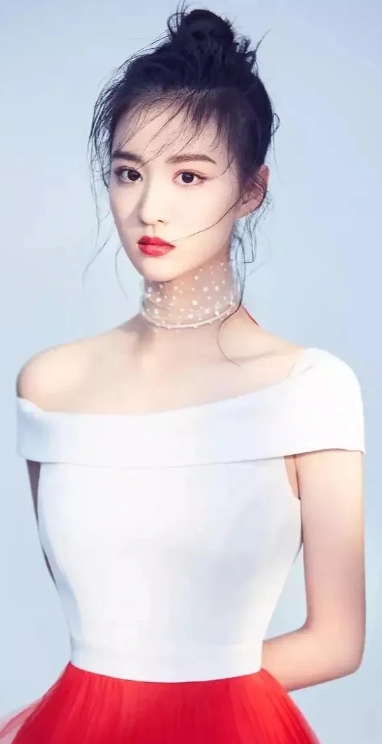 王楚然：用实力说话，绽放演艺光彩