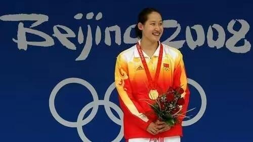 刘子歌嫁大23岁教练，花170万给他买车