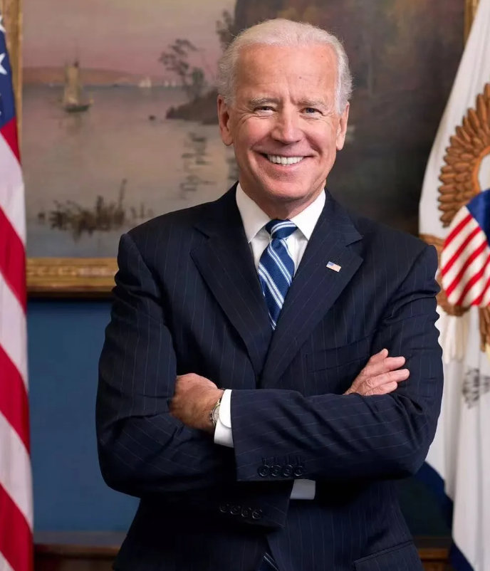 为什么说拜登成为美国历史上最糟糕的美国总统？

第一，整天迷迷瞪瞪，时不时摔倒，