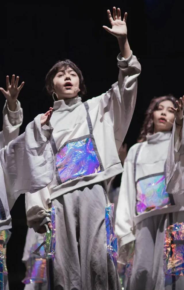 好家伙!五个爸爸去哪儿“星二代”,长大变成这样了?(五个孩子的爹不简单的说说)-第9张图片-九妖电影 好家伙!五个爸爸去哪儿“星二代”,长大变成这样了?(五个孩子的爹不简单的说说)-第9张图片-九妖电影