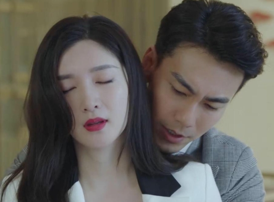 江疏影的表情，耐人寻味啊！