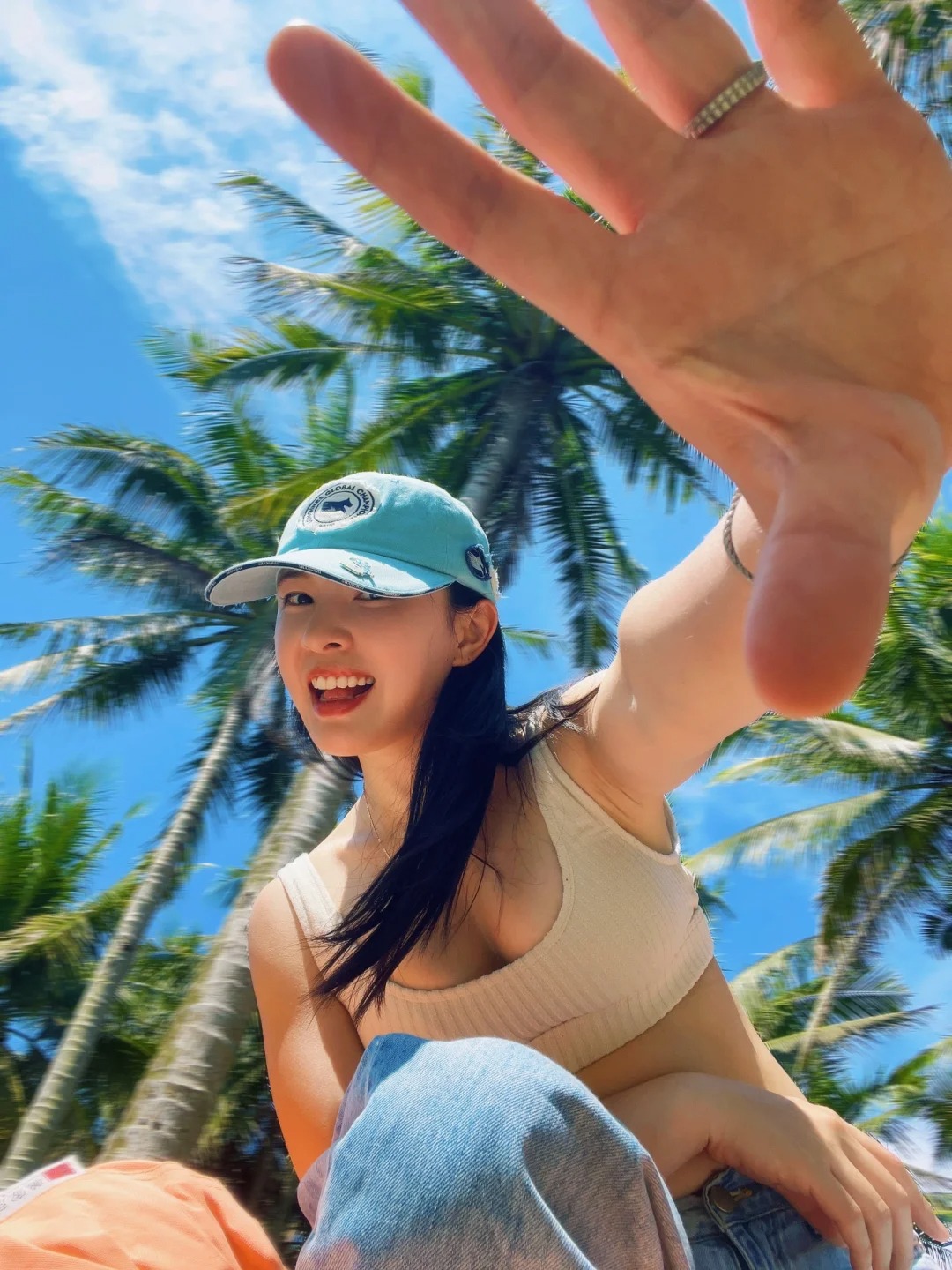 躺在不平的草地上，才能感受真正的躺平
我发现自由是一种心态
跟你在哪里，在做什么