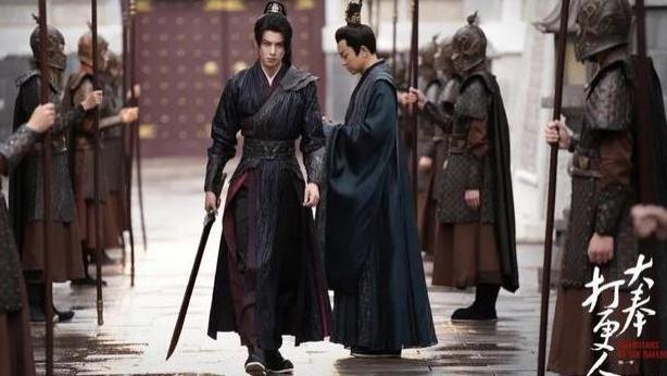 《大奉打更人》《风中的火焰》各看6集，一个已弃剧，一个追到底