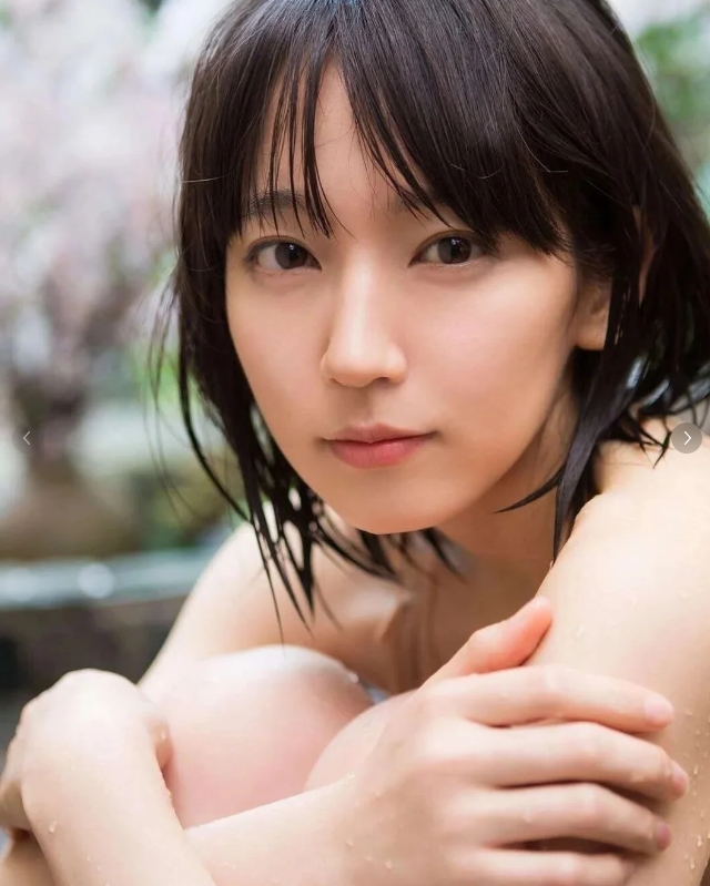 uc老哥们看看，这个俏丽清纯、性感可爱的小姐姐是谁啊？