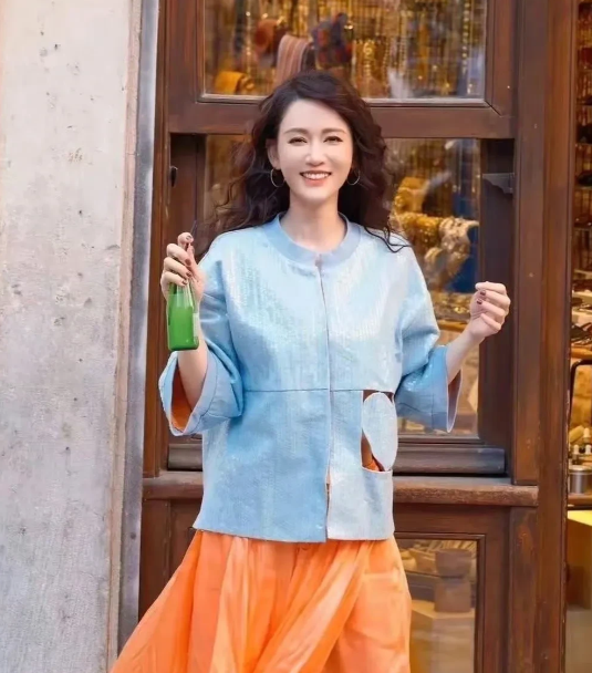 陈乔恩44岁看起来还像小姑娘