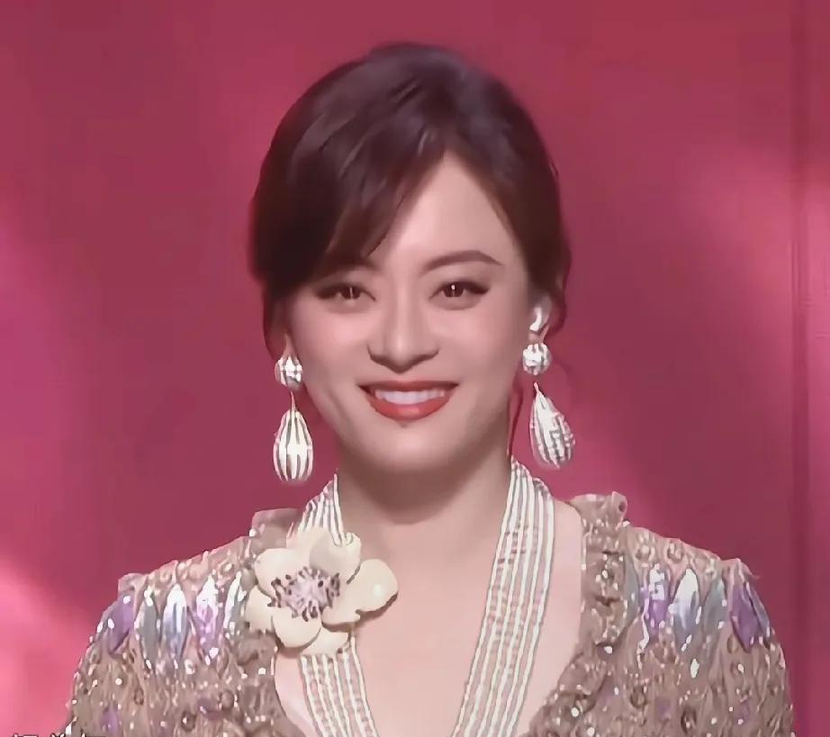 甄嬛传全员怼脸照来袭，过了13年，哪位演员没发福？
端妃真的是我永远的痛！
