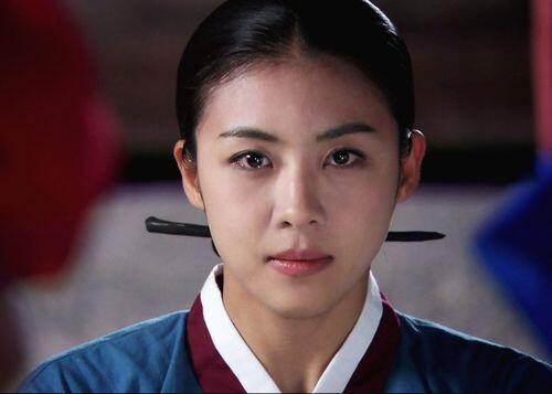 韩系十女神之河智苑：清澈深邃，英姿玉貌