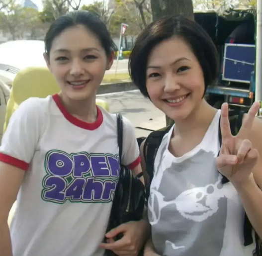 小S，彻底绷不住了！

在大s去世了12天里，具俊晔深夜带着沉重的行李离开了台湾