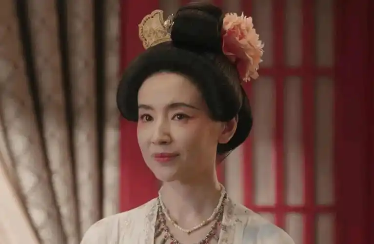 惊！董洁《国色芳华》妆造曝光，网友直呼认不出！