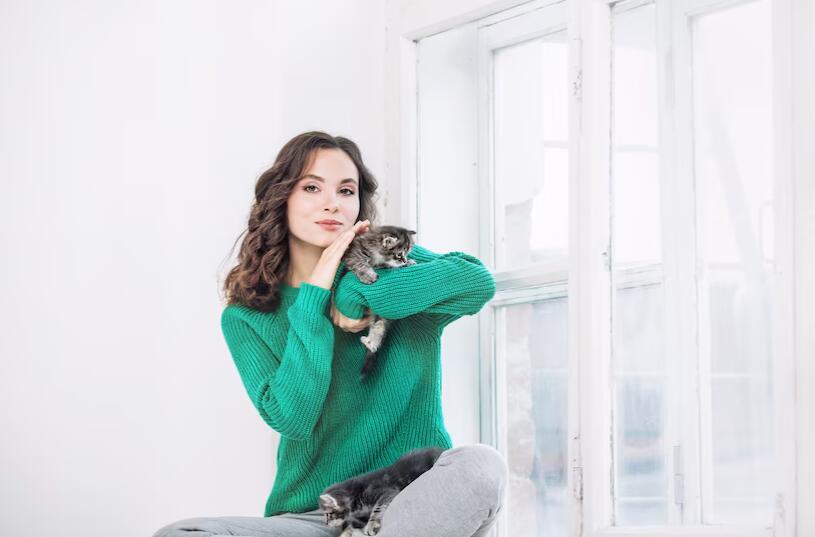 猫咪挑食是许多养猫家庭面临的常见问题。或许你也曾经历过这样的情况：无论是昂贵的进