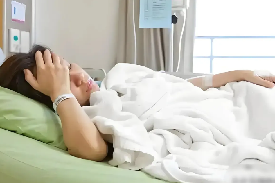 “51万该不该赔”？广西桂林，女子从6楼病房窗户坠落，经抢救无效身亡，民警调查后