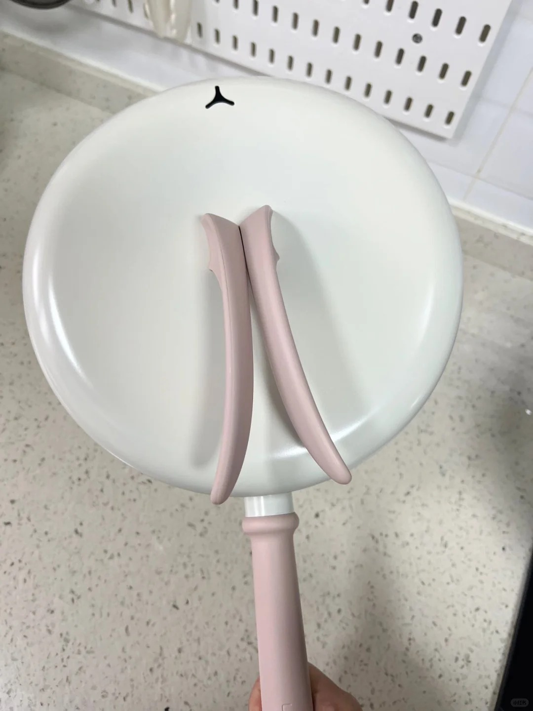 坐标小县城，老公想一个月给2800让我在家全职
老公上班现在是主管，我是远嫁过来