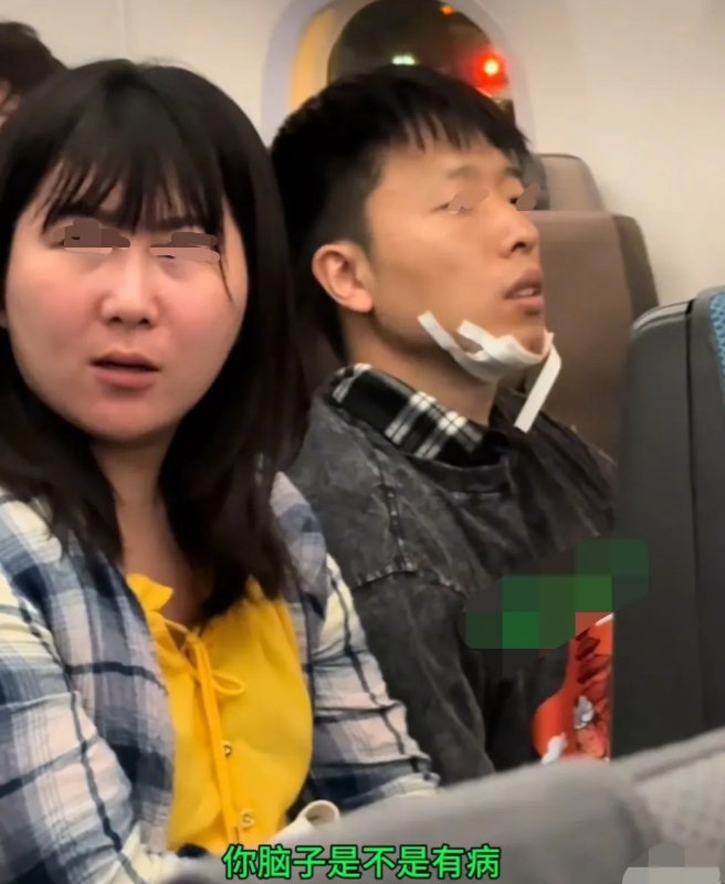2月6日，在新加坡飞上海的航班上，女乘客吵闹着要上厕所导致航班延误两小时。期间，