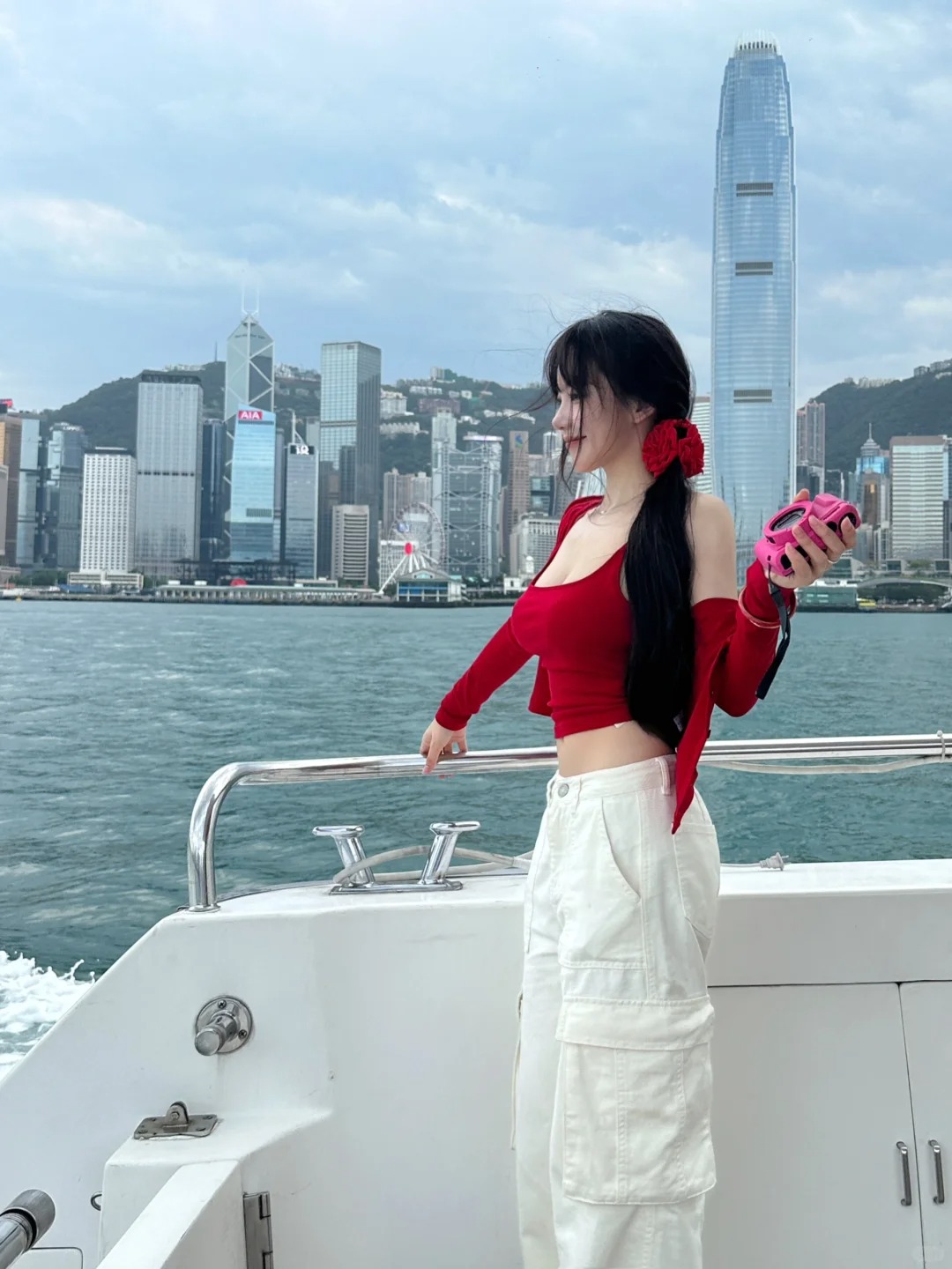 游艇快把我晃吐了！
记录快乐的瞬间
阳光 海浪🌊 香槟🥂