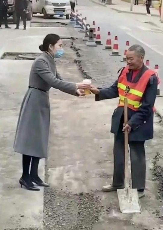 这种摆拍，你支持吗？？？？？
