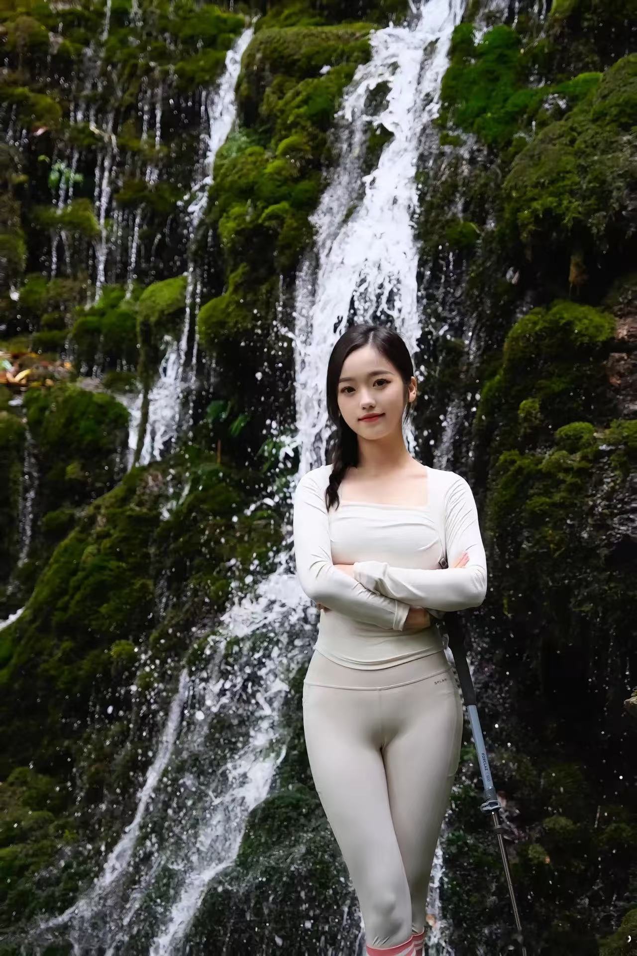 女朋友闺蜜趁女朋友出差又偷偷过来找我了哈哈哈哈哈