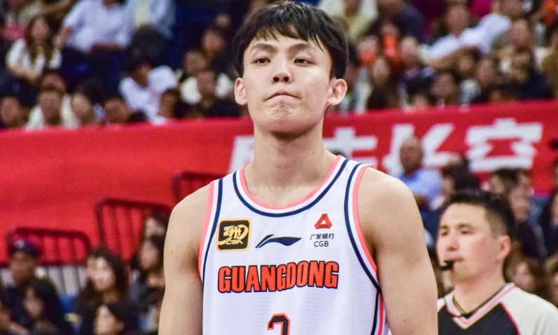 徐杰这赛季堪称劳模

1、出场场次（25场）——联盟第1

2、出场时间（36.