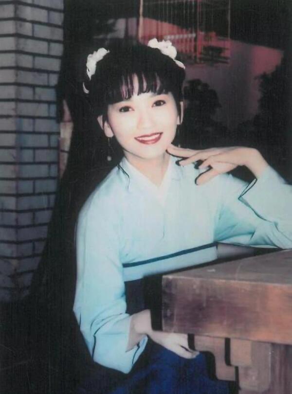 赵雅芝美的过分了！