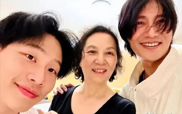 陈坤的儿子已成年,容貌开始显现母亲的基因,像谁可以认得出吗?(陈坤的儿子到底谁生的)-第7张图片-九妖电影 陈坤的儿子已成年,容貌开始显现母亲的基因,像谁可以认得出吗?(陈坤的儿子到底谁生的)-第7张图片-九妖电影