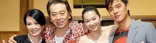 隐婚30年，节俭影帝张晨光为何直播泪崩？