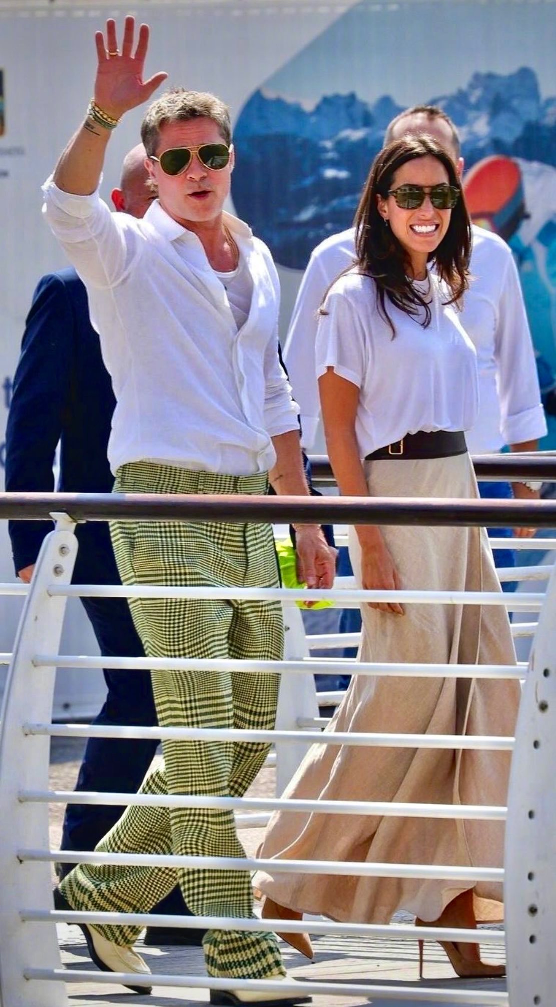 布拉德·皮特（Brad Pitt）和女友Ines de Ramon抵达威尼斯电影