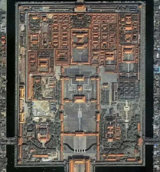 古人没有卫星，也没有无人机，是怎么定位到这么端正的？