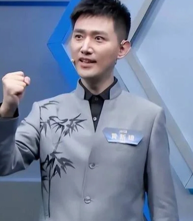 黄新琦：声音与礼仪的魅力结合