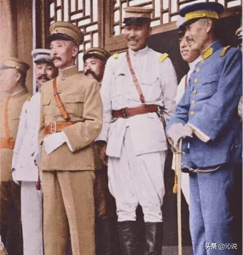 张作霖手下第1悍将郭松龄，出国留过洋，向来看不上大字不识的“狗肉将军”张宗昌。有