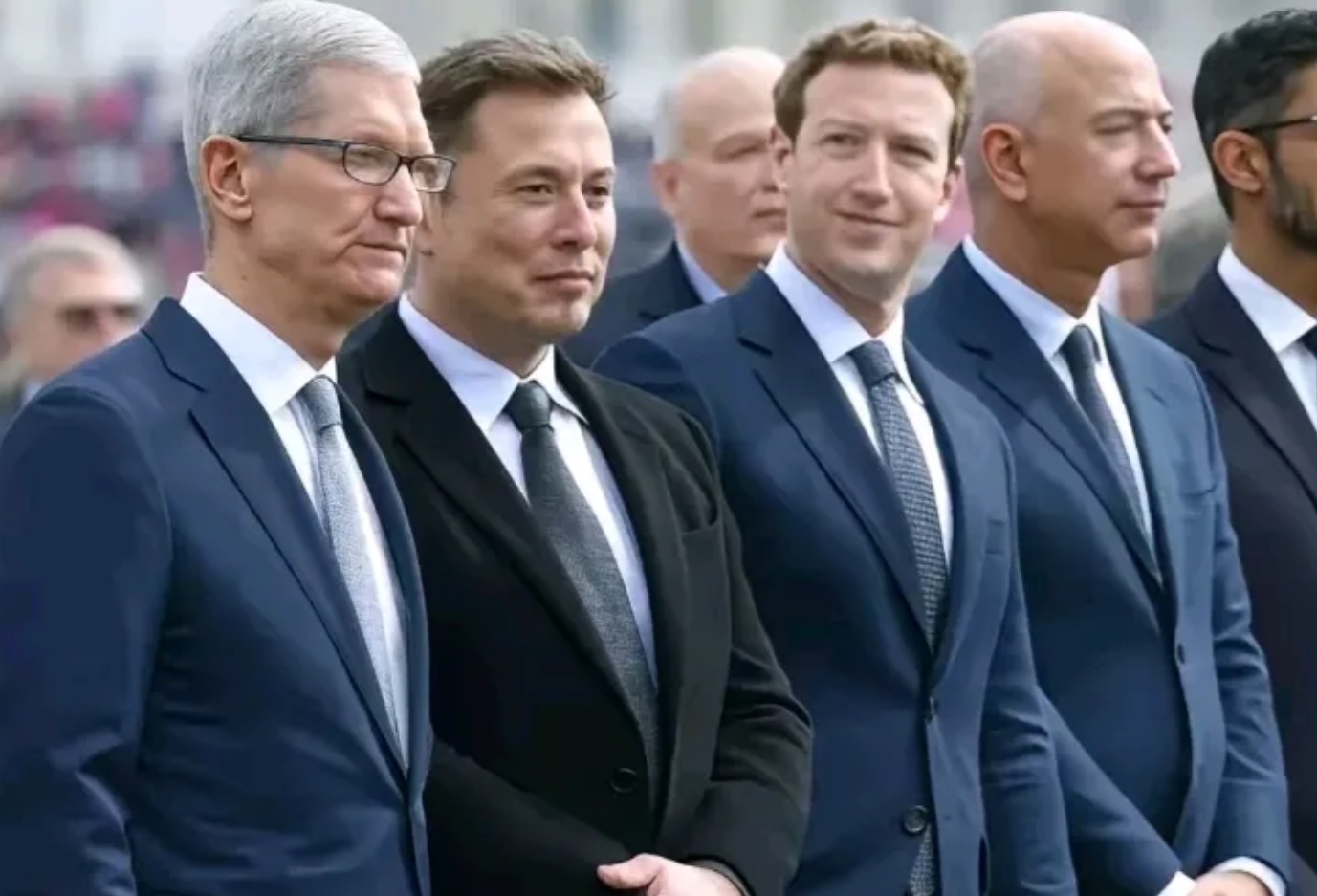 特朗普就职典礼上，超豪华总裁齐聚，这个豪华总裁团是苹果、特斯拉、脸书、亚马逊、谷