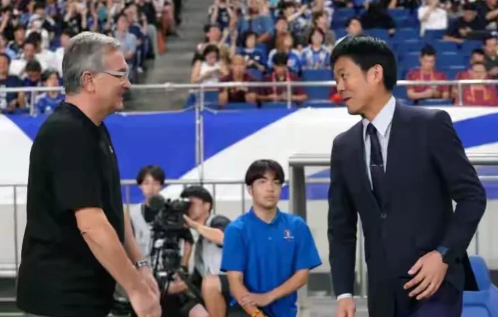 伊万果然有两把刷子！国足1:3不敌日本，但4点变化，中国足球受益匪浅[加油加油]