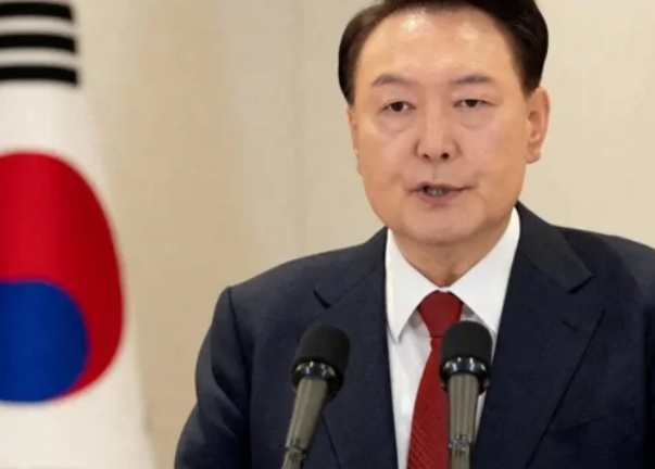 新华社首尔今日电（记者冯亚松）据韩联社今日报道，韩国检方当天召开会议，讨论被停职