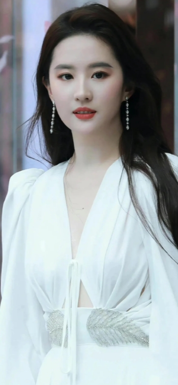 刘亦菲：真我风采，实力派女神