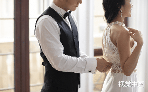 恋爱脑遇上软饭小奶狗，开始有多宠你，最后就有多恨你。