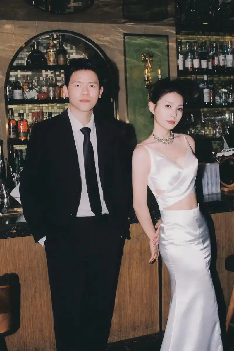 豪门联姻背后：不为人知的利益博弈与情感纠葛