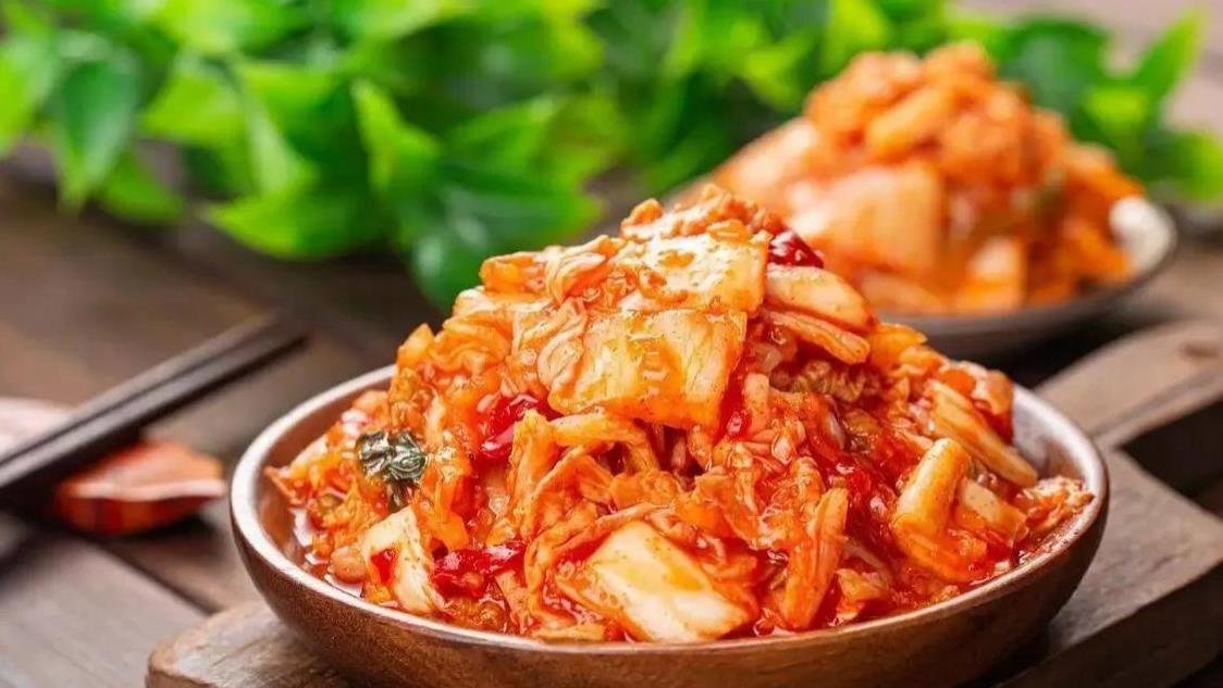 尹锡悦春节伙食引热议，大年初一顿顿泡菜不离，不愧是泡菜国度