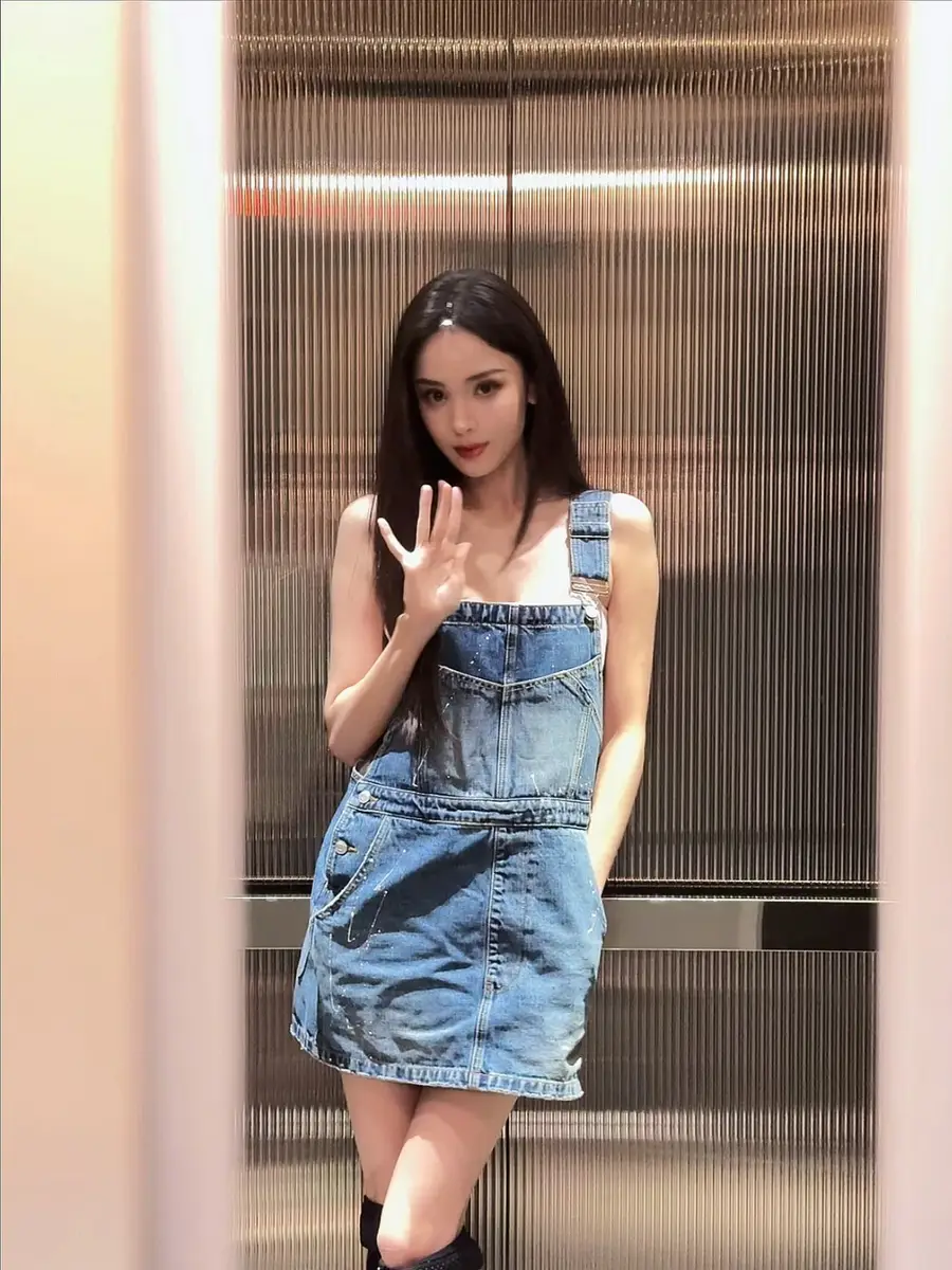 娜扎工作随拍曝光！妆容精致甜美烈焰红唇吸睛